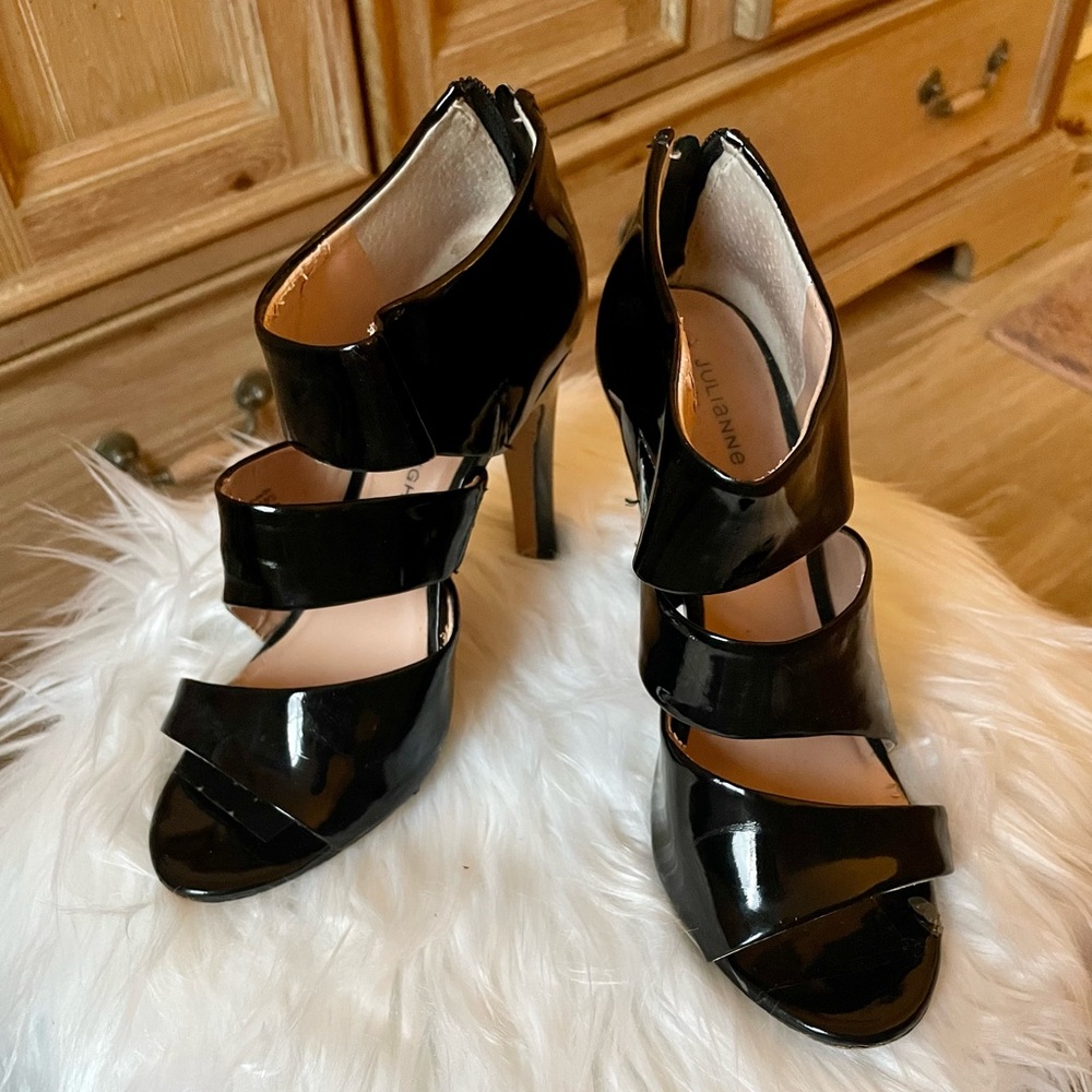 Women's Julianne Hough Sole Society black patent leather heel shoes size 6.5